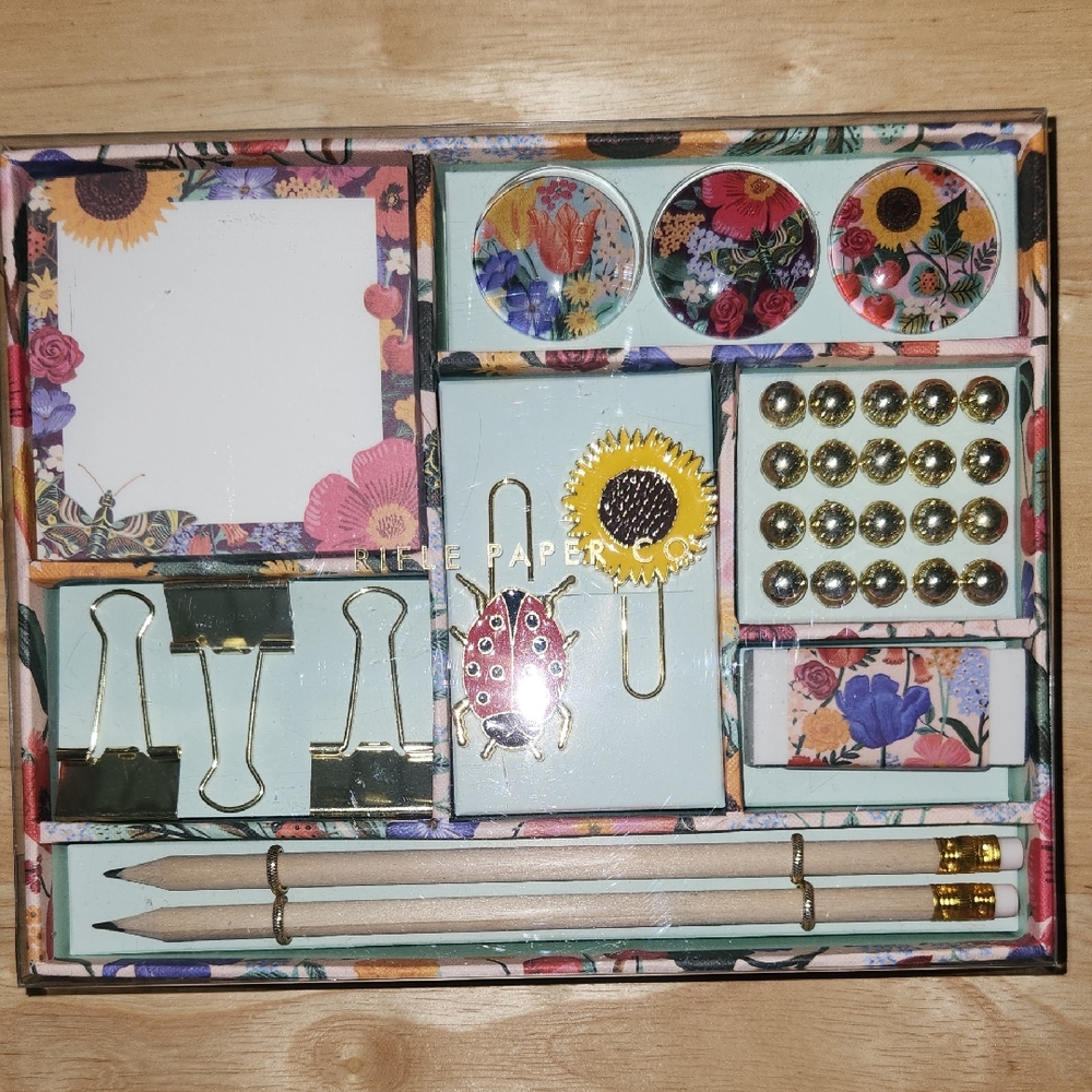 NWT RIFLE PAPER CO Stationary Set